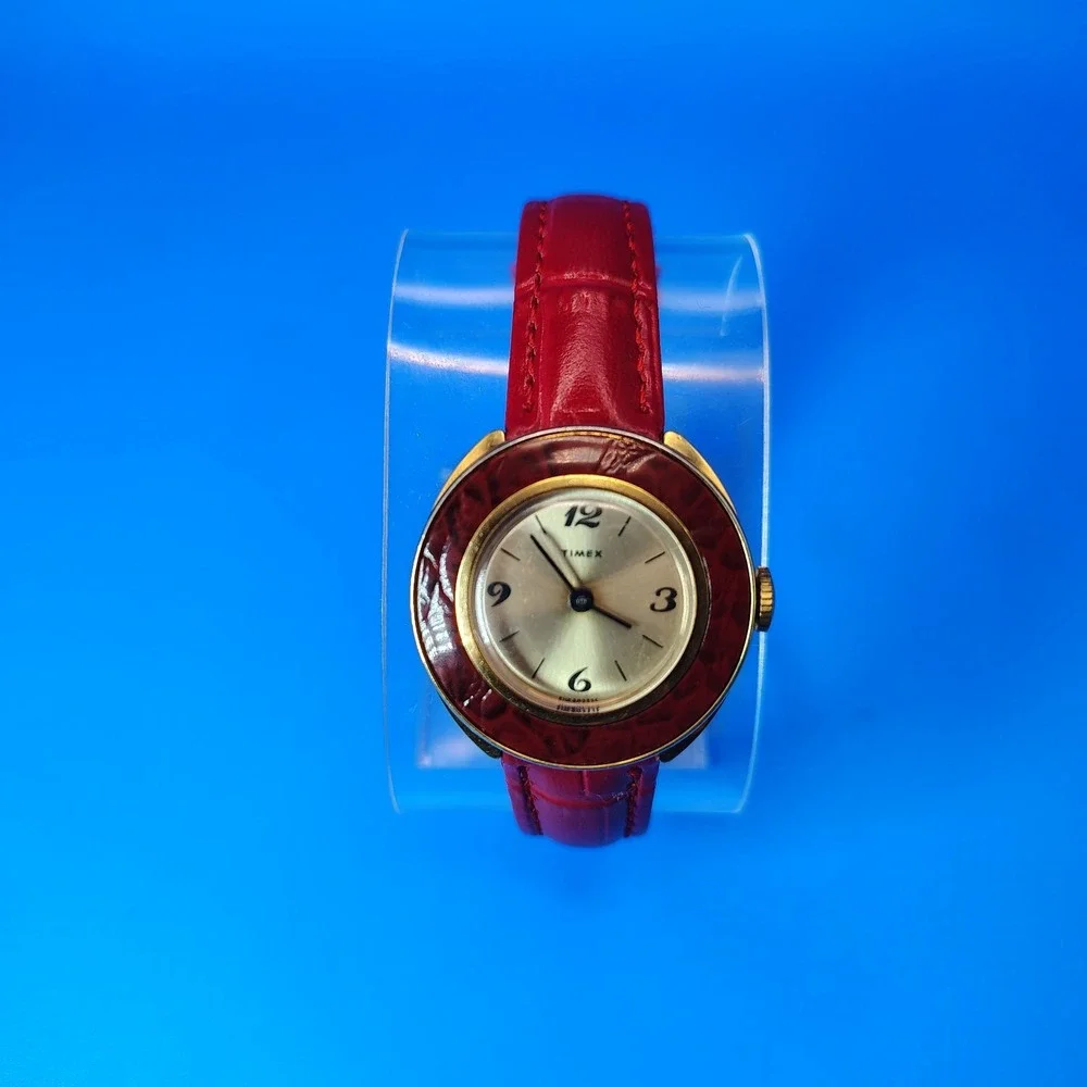 Vintage 1974 Timex Mechanical Wind 27mm Women's‎ Watch New Leather Size 4-6.75